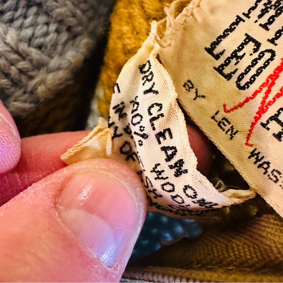 ⭐️ Vintage Small Turtleneck Zip Sweater - Picture 4 of 16